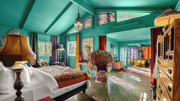 Tabla de planchar con plancha, Internet, ropa de cama