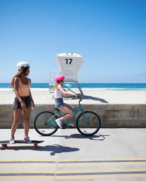Beach - Rooftop Ocean Views • BBQ • FREE Bikes & Surf gear (San Diego)