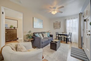 Smart TV, offices - 1 Bed • Steps to Sand • A/C • Parking | Free Bikes (San Diego)