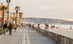 Beach nearby - Studio by the Beach • A/C, FREE Bikes & Beach Gear (San Diego)