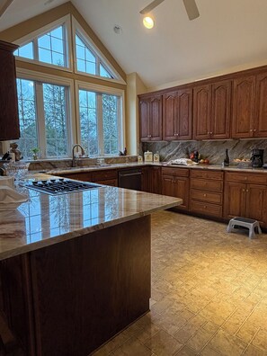 Private kitchen - Cozy and elegant lakeside home. (Crossville)