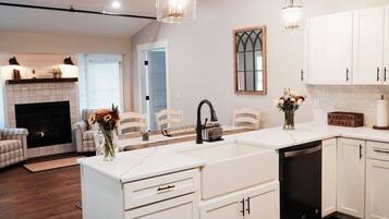 Micro-ondas, fogão, cooktop, lava-louças