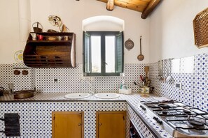 Microwave, oven, coffee/tea maker, toaster