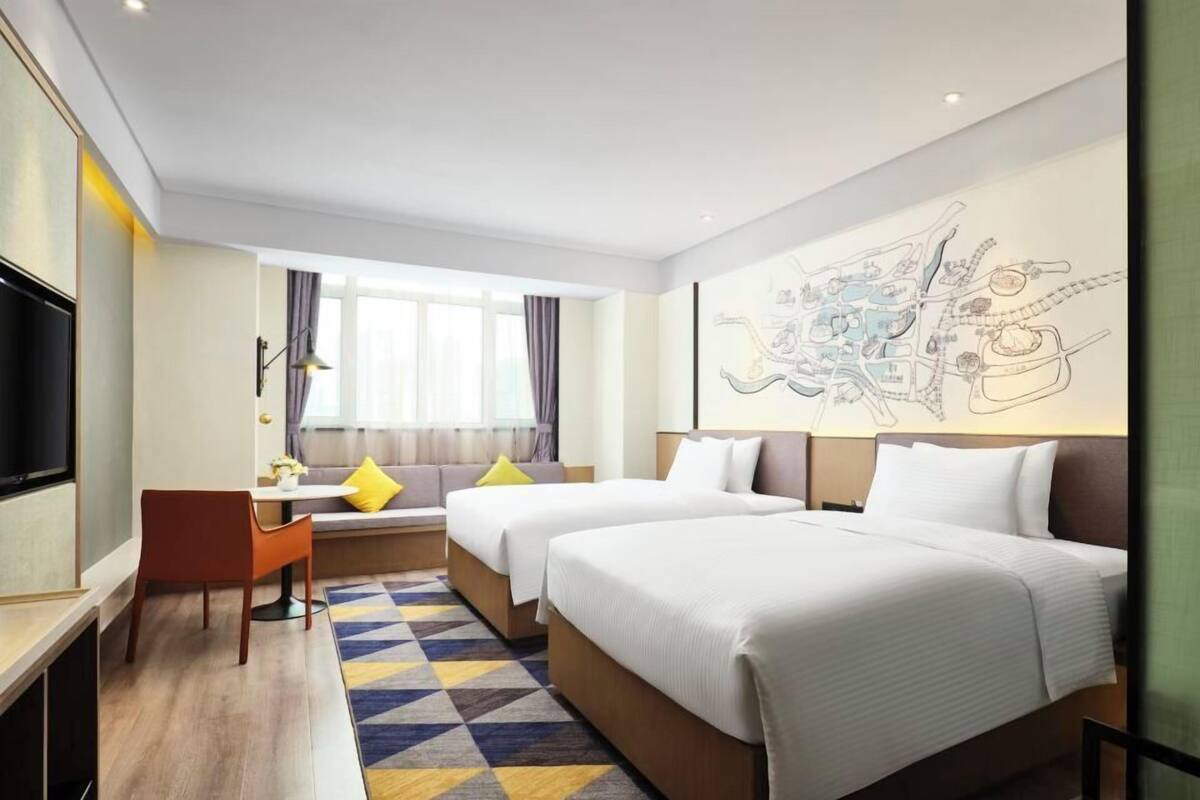 标准双人房 | 客房内保险箱、遮光窗帘、隔音、免费 WiFi