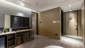 Caja de seguridad en la habitación y cortinas blackout