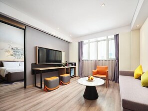 行政開放式套房 | 客房內保險箱、遮光布/窗簾、隔音、免費無線上網