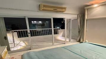 Iron/ironing board, WiFi