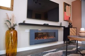 Interior - Crown Quarter Apartments - City View (Southampton)