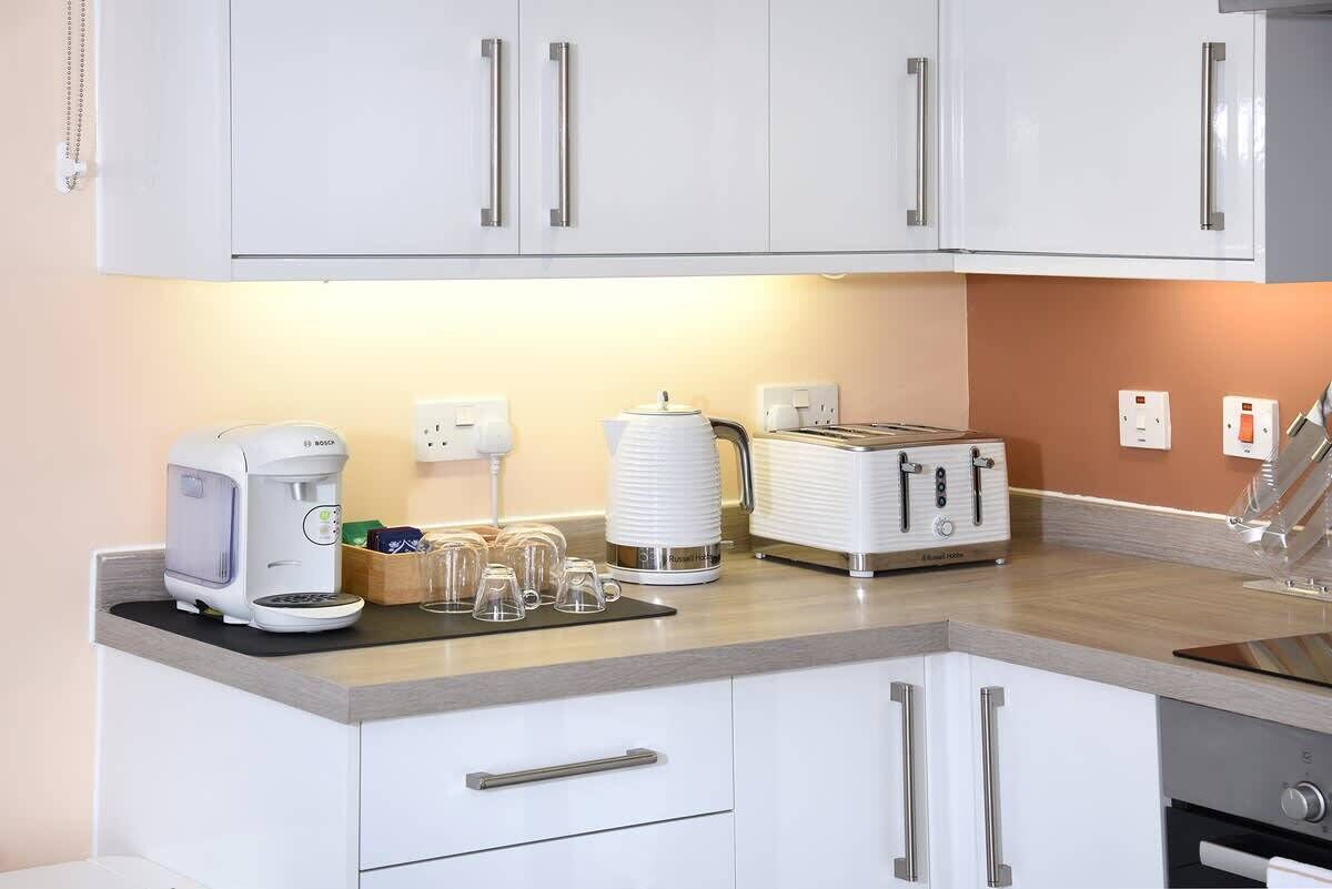 Fridge, microwave, oven, dishwasher