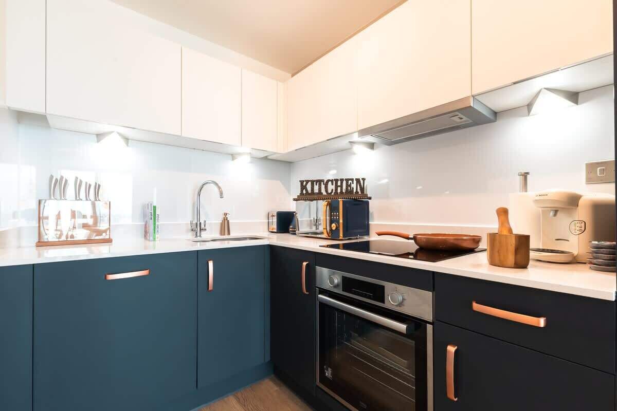 冷蔵庫、電子レンジ、オーブン、食器洗い機