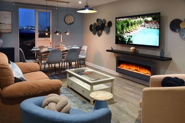 Living Room / Lounge