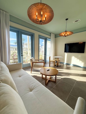 Suite, Pool View | Living area