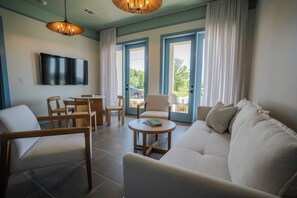 Suite, 2 Bedrooms | Living area