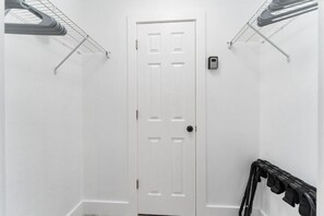 Interior - Cozy Modern Apartment - Near Shands & VA (Gainesville)