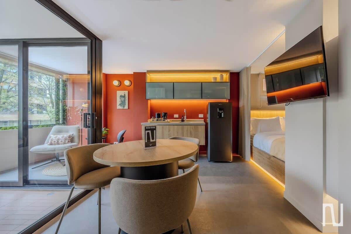 1 habitación, tabla de planchar con plancha, wifi y ropa de cama 