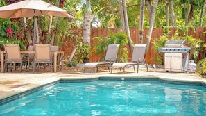 Outdoor pool, a heated pool - Tropical paradise, 3/2 house near the beach, heated pool (Fort Lauderdale)
