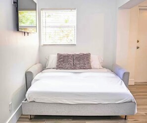 3 bedrooms, iron/ironing board, free WiFi, bed sheets - Tropical paradise, 3/2 house near the beach, heated pool (Fort Lauderdale)