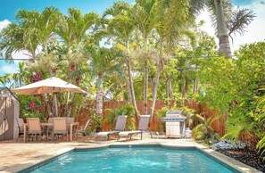 Outdoor pool, a heated pool - Tropical paradise, 3/2 house near the beach, heated pool (Fort Lauderdale)