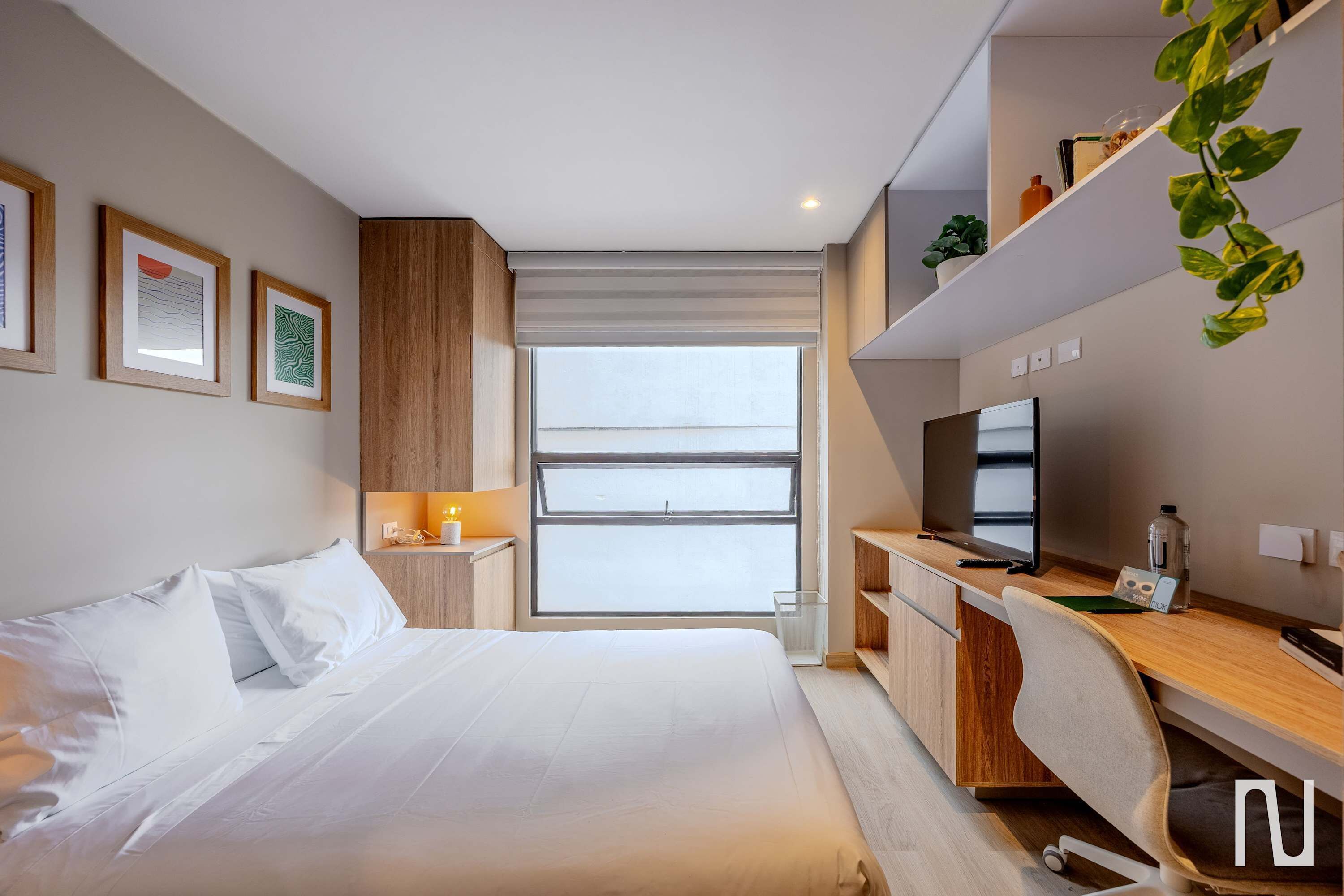 1 chambre, bureau, fer et planche à repasser, Wi-Fi