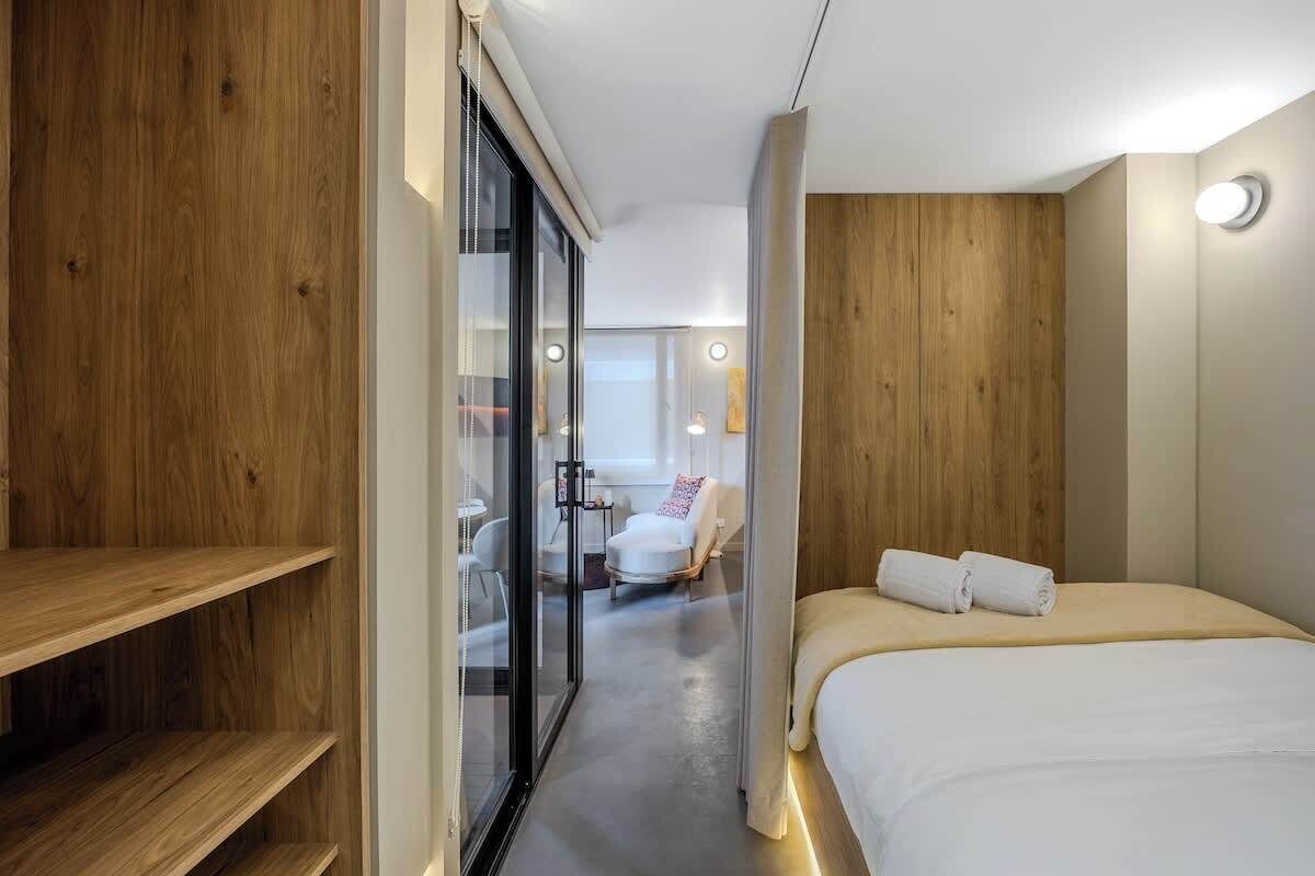 1 habitación, tabla de planchar con plancha, wifi y ropa de cama 