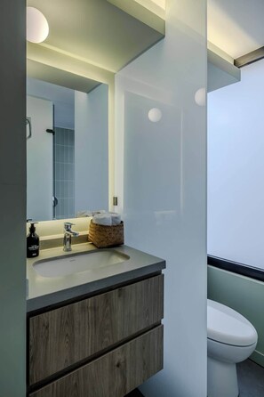 Shower - NOK Stylish 1BR with Cozy Terrace (Bogotá)