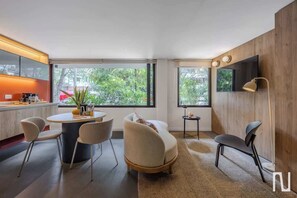 TV, offices - NOK Cozy 2BR with Terrace in Zona Rosa (Bogotá)