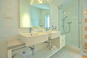 Hair dryer - Villa with pool and air conditioning (Orbanići)