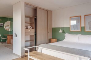 1 bedroom, iron/ironing board, WiFi, bed sheets - NOK Stylish Studio w/ Balcony in Laureles Medellín (Medellín)