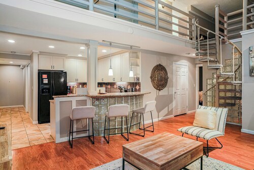 Spacious Midtown 2-Story Loft Condo • Midtown