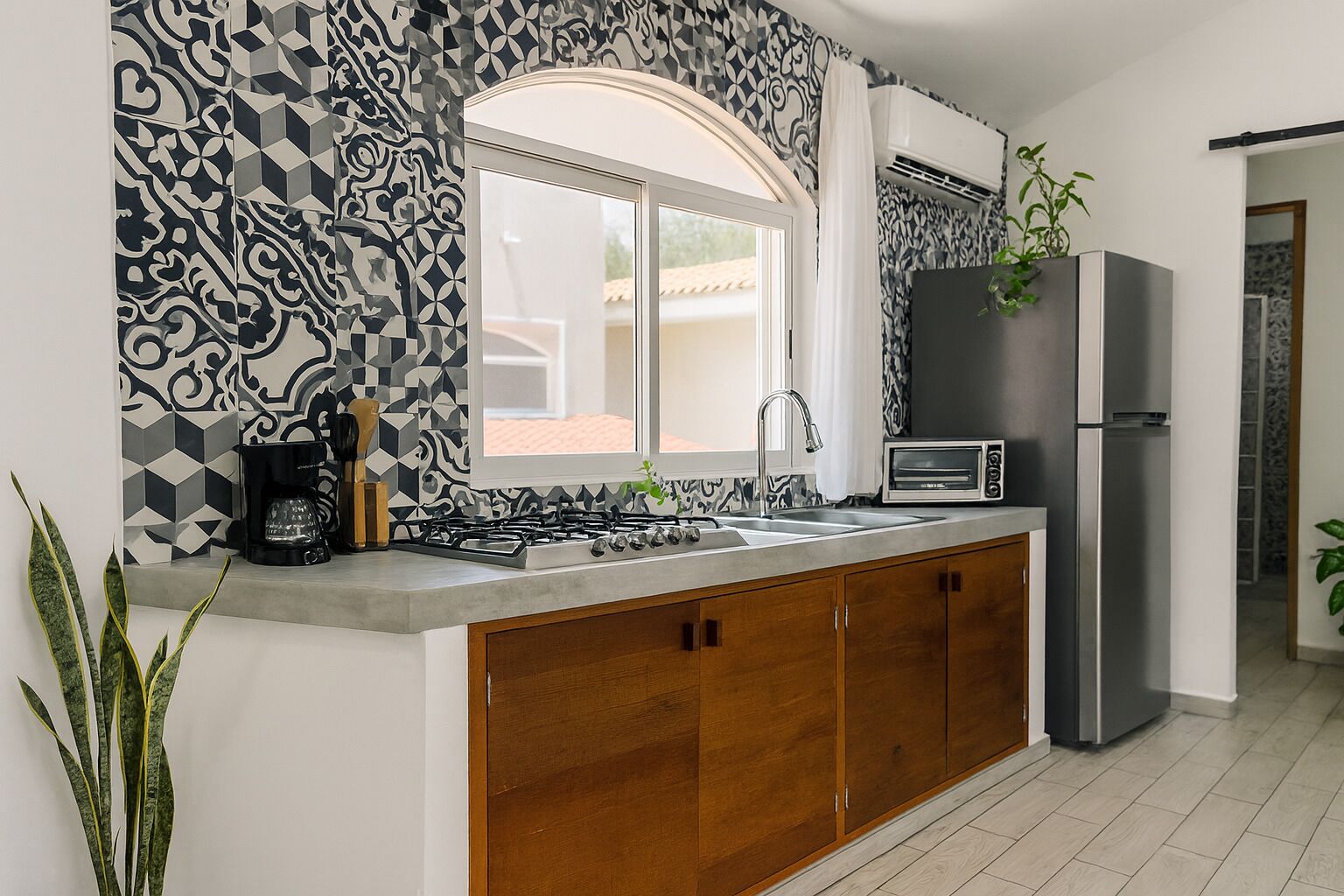 Leilighet, privat bad, byutsikt | Eget kjøkken | Mikrobølgeovn, kokeplater, kaffetrakter/tekoker og kjøkkenutstyr