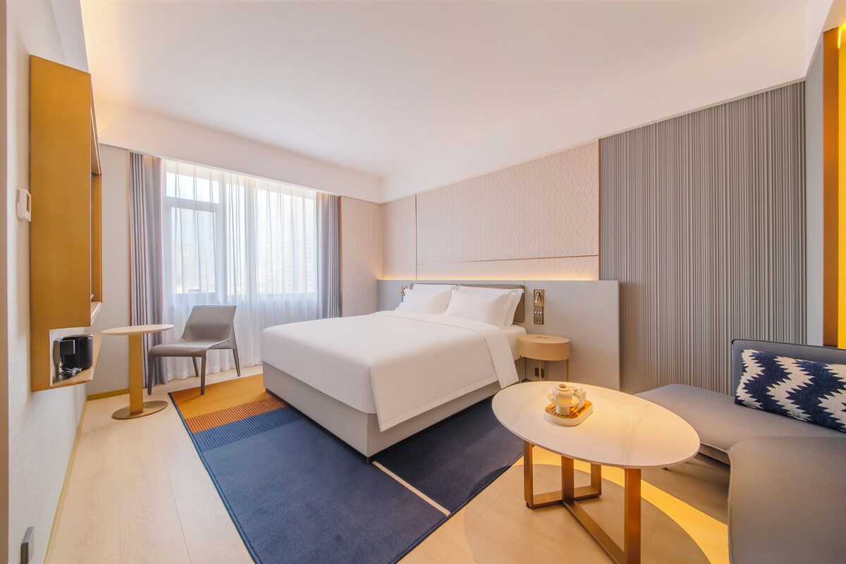 Luxury Double Room, City View | Premium bedding, down comforters, memory foam beds, minibar (free items)