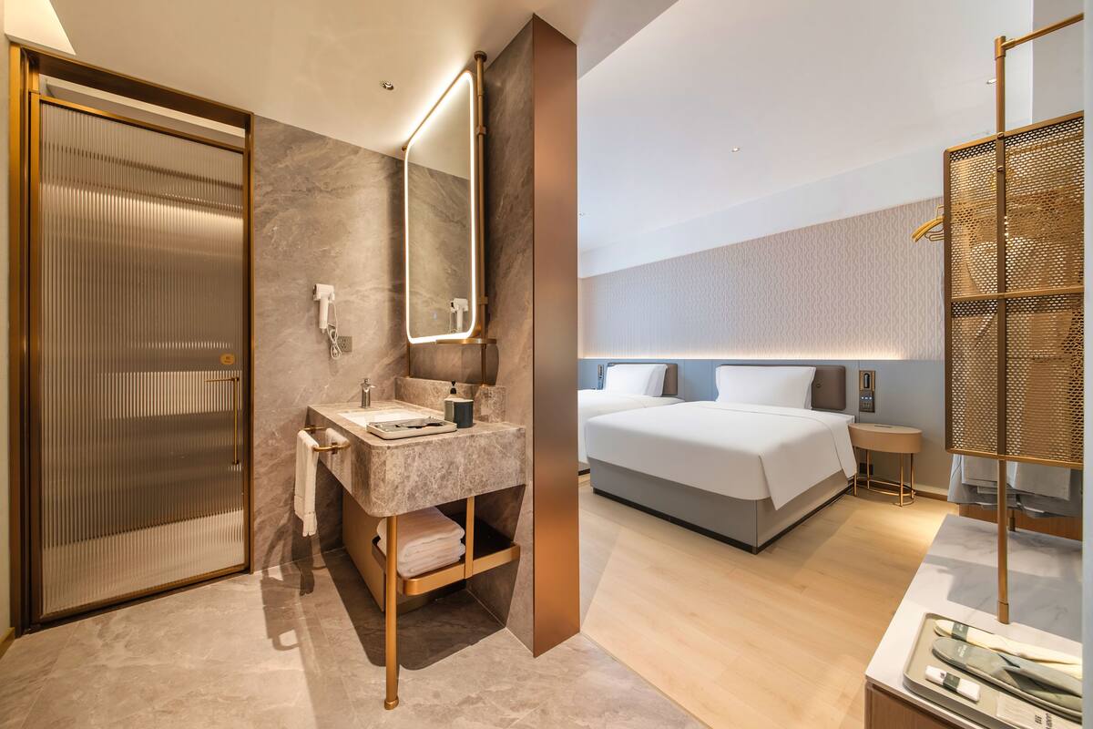 Standard Double Room | Desk, laptop workspace, free WiFi