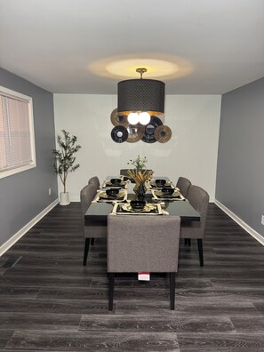 Dining - Fantastic 4-bedroom house with AC in charming Lafayette (Lafayette)