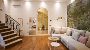 Fireplace, stereo - Historical Retreat & Private SPA (Perugia)