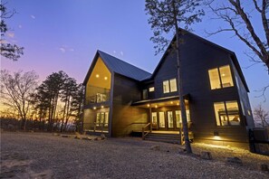 Exterior - Eagle`s Vista · Heated Pool, Stunning Views, Hot Tub & Game Room - Sleeps 30! (Broken Bow)
