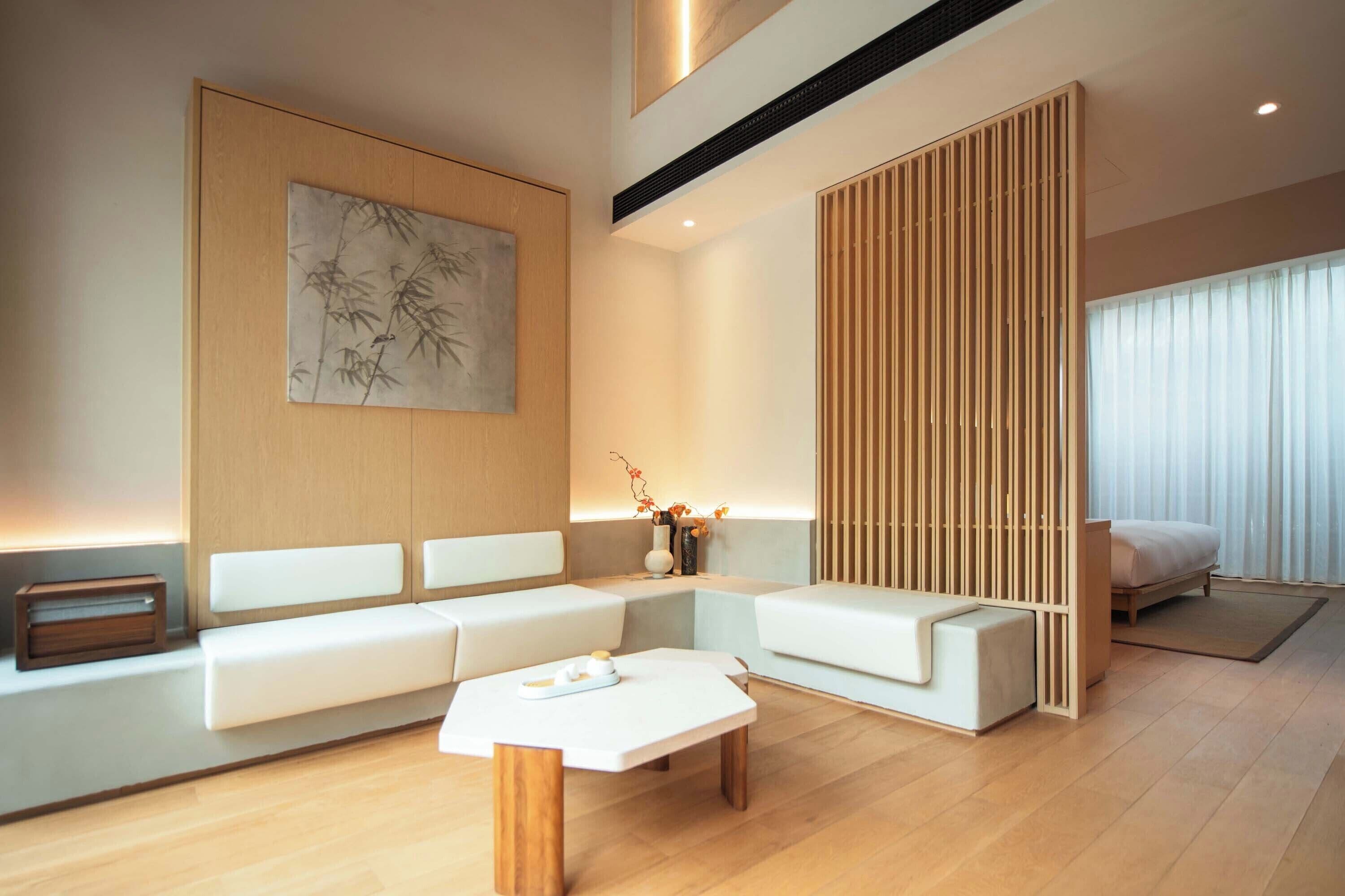 Suite básica, vista al patio | Caja de seguridad en la habitación, cortinas blackout y cunas gratuitas 