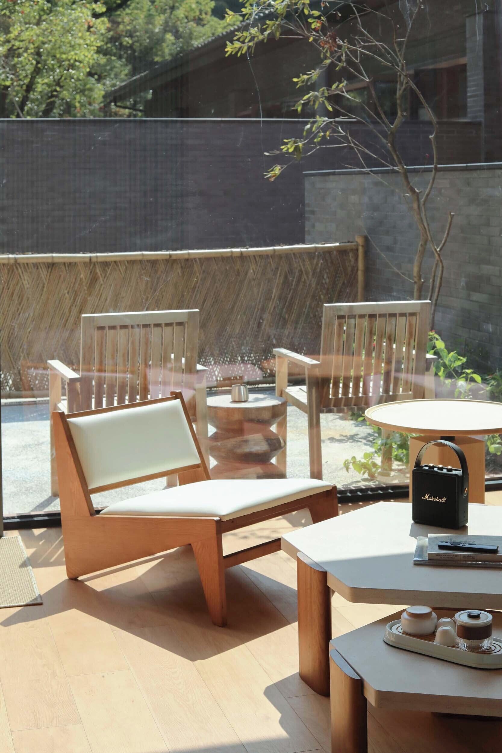 Perussviitti, näköala pihalle | Tallelokero huoneessa, pimennysverhot, ilmainen Wi-Fi, vuodevaatteet