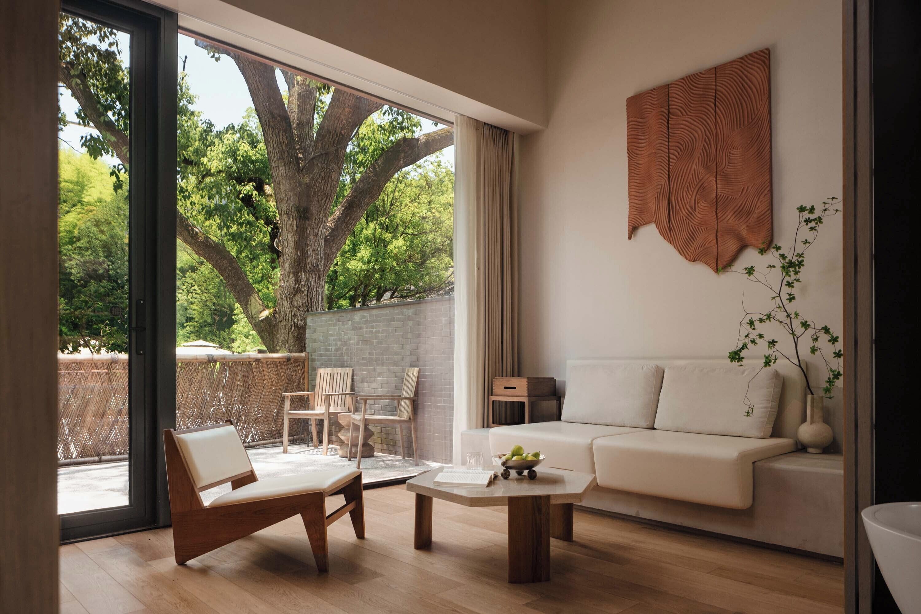 Basic Suite, Courtyard View | In-room safe, blackout drapes, free WiFi, bed sheets