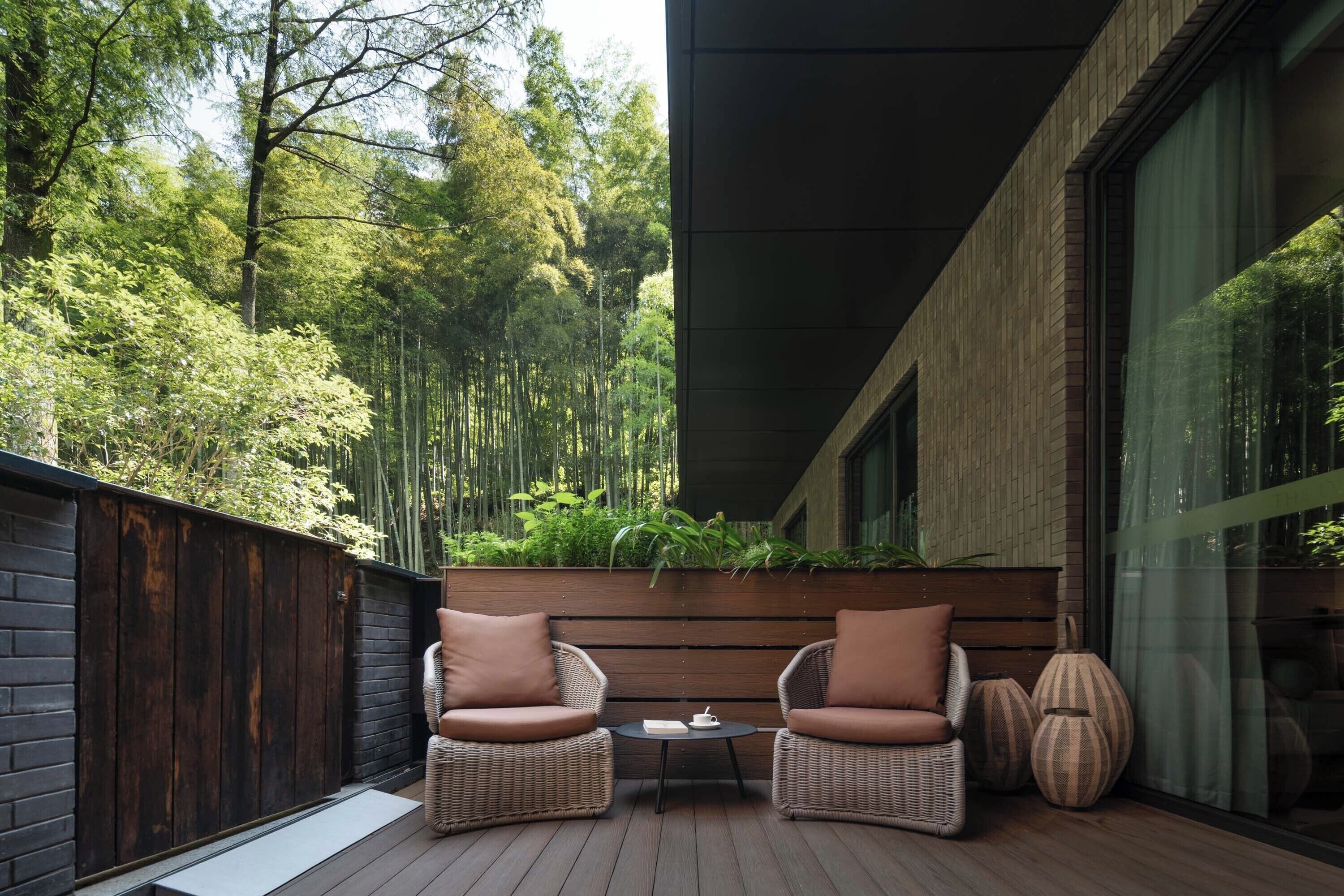 Kahden hengen signature-huone, näköala pihalle | Näkymä huoneesta