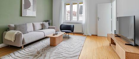 Fernseher, Stereoanlage