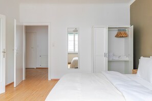 Iron/ironing board, WiFi, bed sheets - Blueground | Josefstadt, view, nr Rathaus (Vienna)