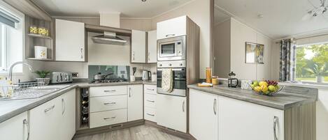 Refrigerador, horno, placa de cocina, tostadora