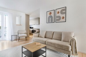 TV, stereo - Blueground | Seefeld, balcony, nr Lake Zurich (Zurich)