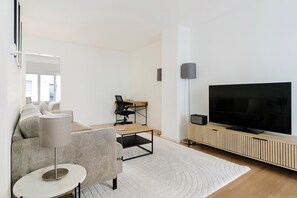 TV, stereo - Blueground | Seefeld, balcony, nr Lake Zurich (Zurich)