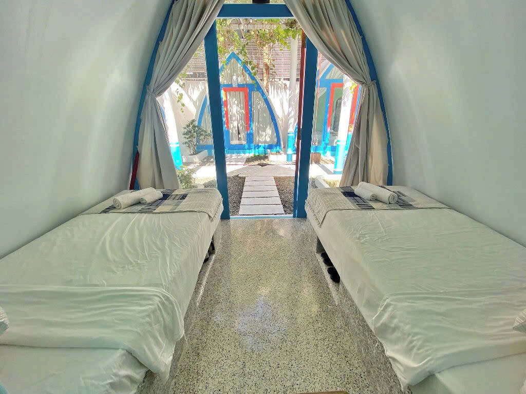 Free WiFi, bed sheets