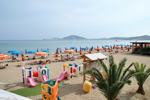 Maresol Formia near the beach and Sports Centre