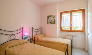 3 chambres, fer et planche à repasser, Wi-Fi gratuit, draps fournis