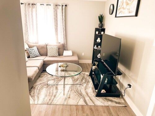 
Convenient Airport Getaway – Relaxing, Safe, and Perfect for All Travelers.