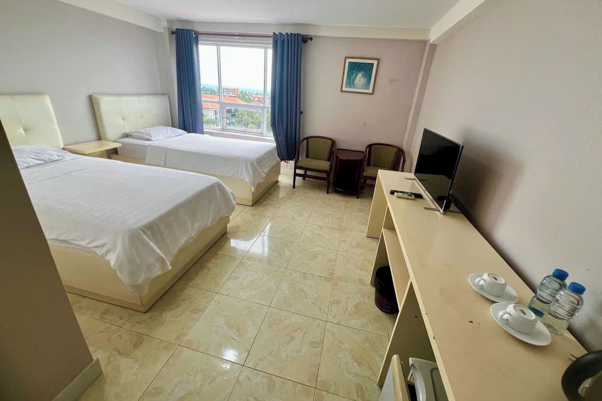 Desk, laptop workspace, free WiFi