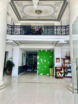 Vista frontal de la propiedad